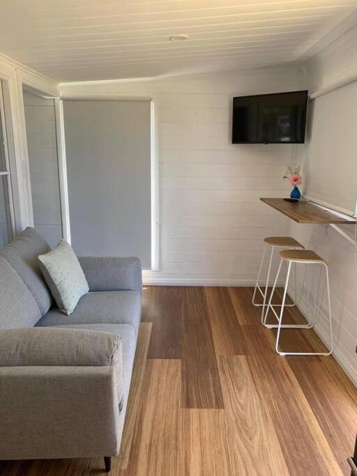 The Wandering Duck - Heritage Tiny House Strahan Eksteriør bilde