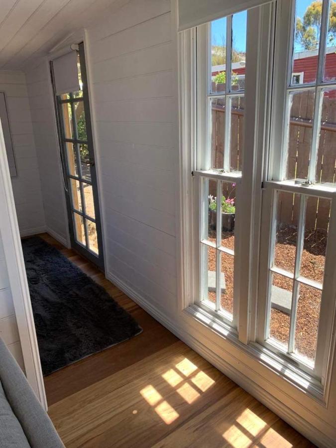 The Wandering Duck - Heritage Tiny House Strahan Eksteriør bilde